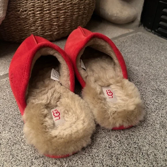 New! UGG Scuff slippers Suede red sz 10 - Picture 2 of 4